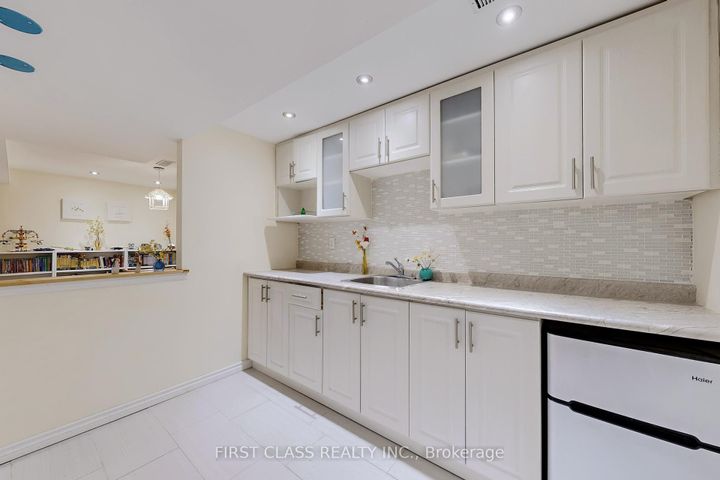 Photo 32 at 79 Carnoustie Crescent, Jefferson, Richmond Hill