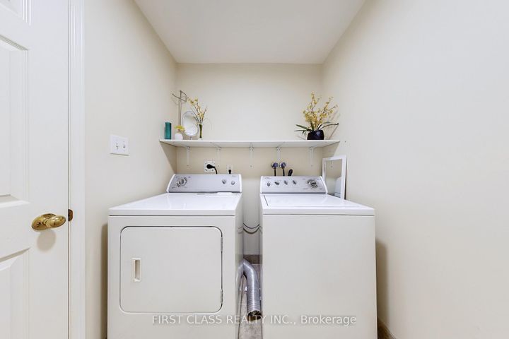Photo 39 at 79 Carnoustie Crescent, Jefferson, Richmond Hill