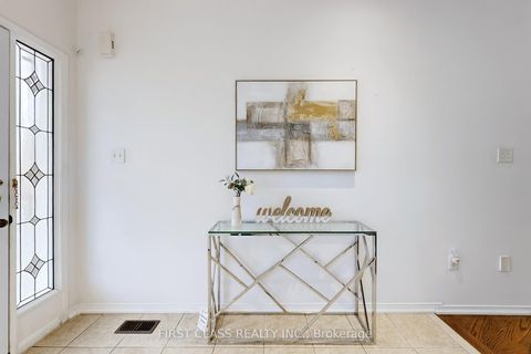 Photo 2 at 79 Carnoustie Crescent, Jefferson, Richmond Hill Photo 2 at 79 Carnoustie Crescent, Jefferson, Richmond Hill