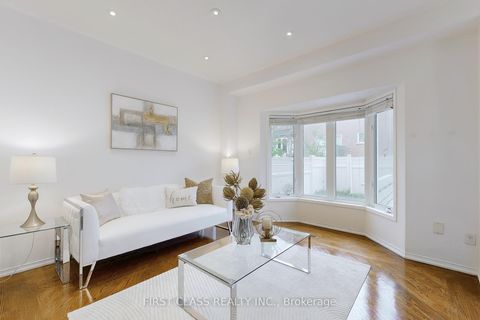 Photo 7 at 79 Carnoustie Crescent, Jefferson, Richmond Hill