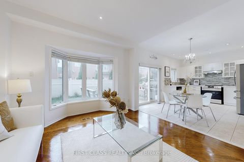 Photo 8 at 79 Carnoustie Crescent, Jefferson, Richmond Hill Photo 8 at 79 Carnoustie Crescent, Jefferson, Richmond Hill