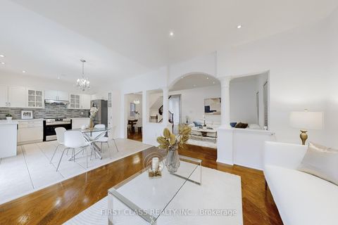 Photo 9 at 79 Carnoustie Crescent, Jefferson, Richmond Hill
