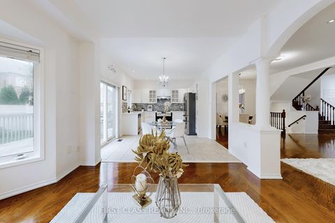 Photo 10 at 79 Carnoustie Crescent, Jefferson, Richmond Hill