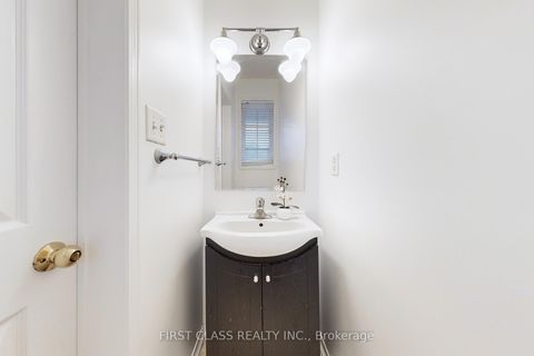 Photo 13 at 79 Carnoustie Crescent, Jefferson, Richmond Hill