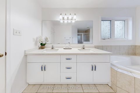 Photo 18 at 79 Carnoustie Crescent, Jefferson, Richmond Hill