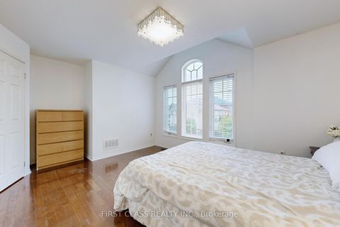 Photo 23 at 79 Carnoustie Crescent, Jefferson, Richmond Hill