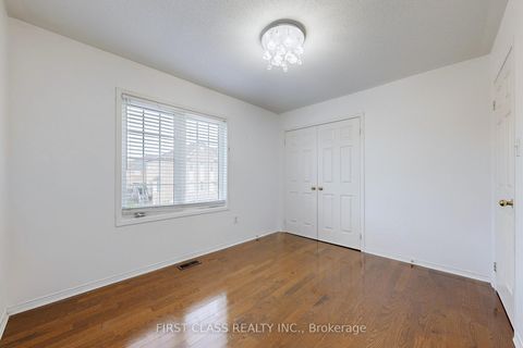 Photo 24 at 79 Carnoustie Crescent, Jefferson, Richmond Hill