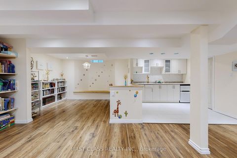 Photo 34 at 79 Carnoustie Crescent, Jefferson, Richmond Hill