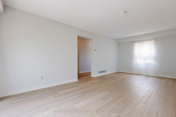 Photo 6 at 35 Crittenden Square, Malvern, Toronto