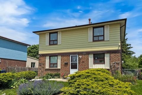 Photo 2 at 35 Crittenden Square, Malvern, Toronto