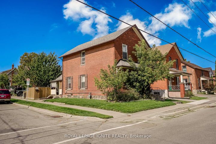 Photo 2 at 182 Albert Street, Central, Oshawa