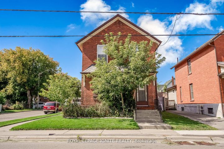 Photo 3 at 182 Albert Street, Central, Oshawa