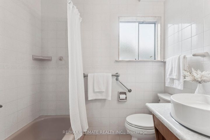 Photo 14 at 24 Highbury Road, Pelmo Park W5, Toronto