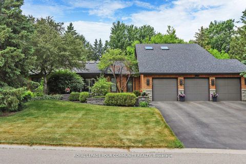 Photo 1 at 29 Curtis Crescent, King City, King
