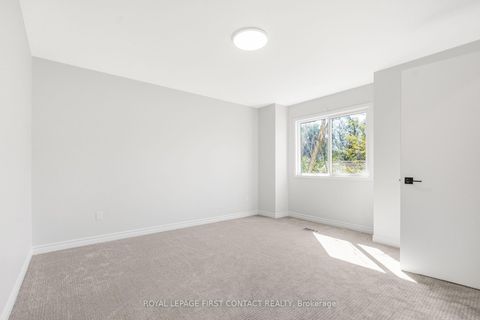 Photo 8 at 14&16 Peel Street, Codrington, Barrie