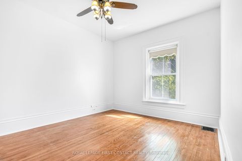 Photo 17 at 14&16 Peel Street, Codrington, Barrie