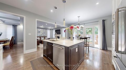 Photo 9 at 7 Fitzmaurice Drive, Patterson, Vaughan