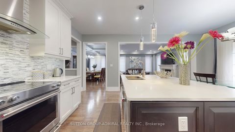 Photo 11 at 7 Fitzmaurice Drive, Patterson, Vaughan