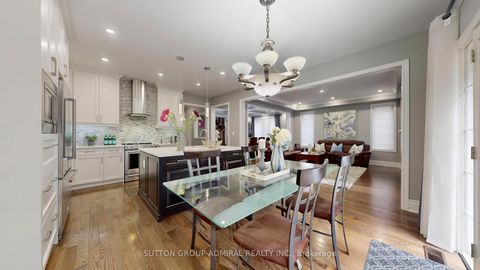 Photo 13 at 7 Fitzmaurice Drive, Patterson, Vaughan