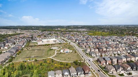 Photo 40 at 7 Fitzmaurice Drive, Patterson, Vaughan