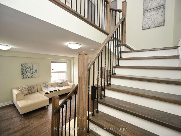 Photo 16 at 38 Amethyst Circle, Bram East, Brampton