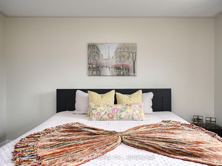 Photo 18 at 38 Amethyst Circle, Bram East, Brampton