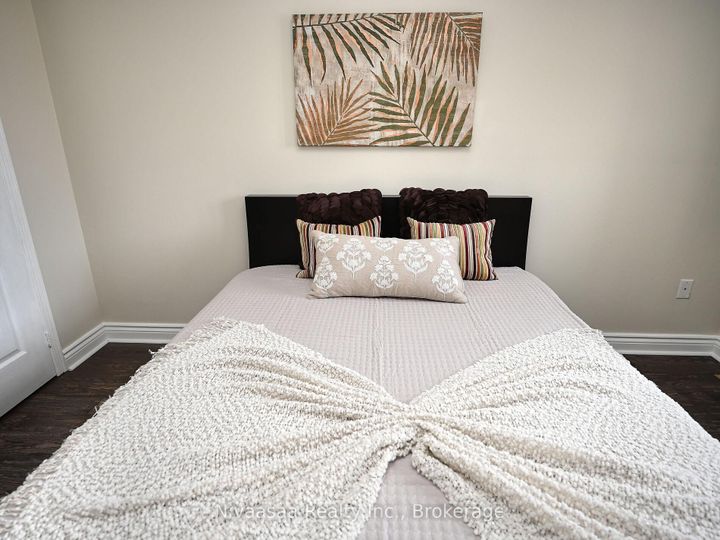 Photo 22 at 38 Amethyst Circle, Bram East, Brampton