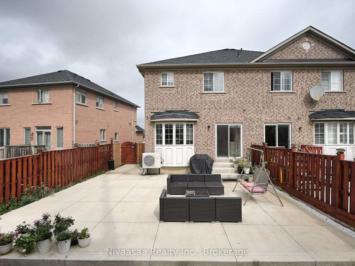 Photo 36 at 38 Amethyst Circle, Bram East, Brampton