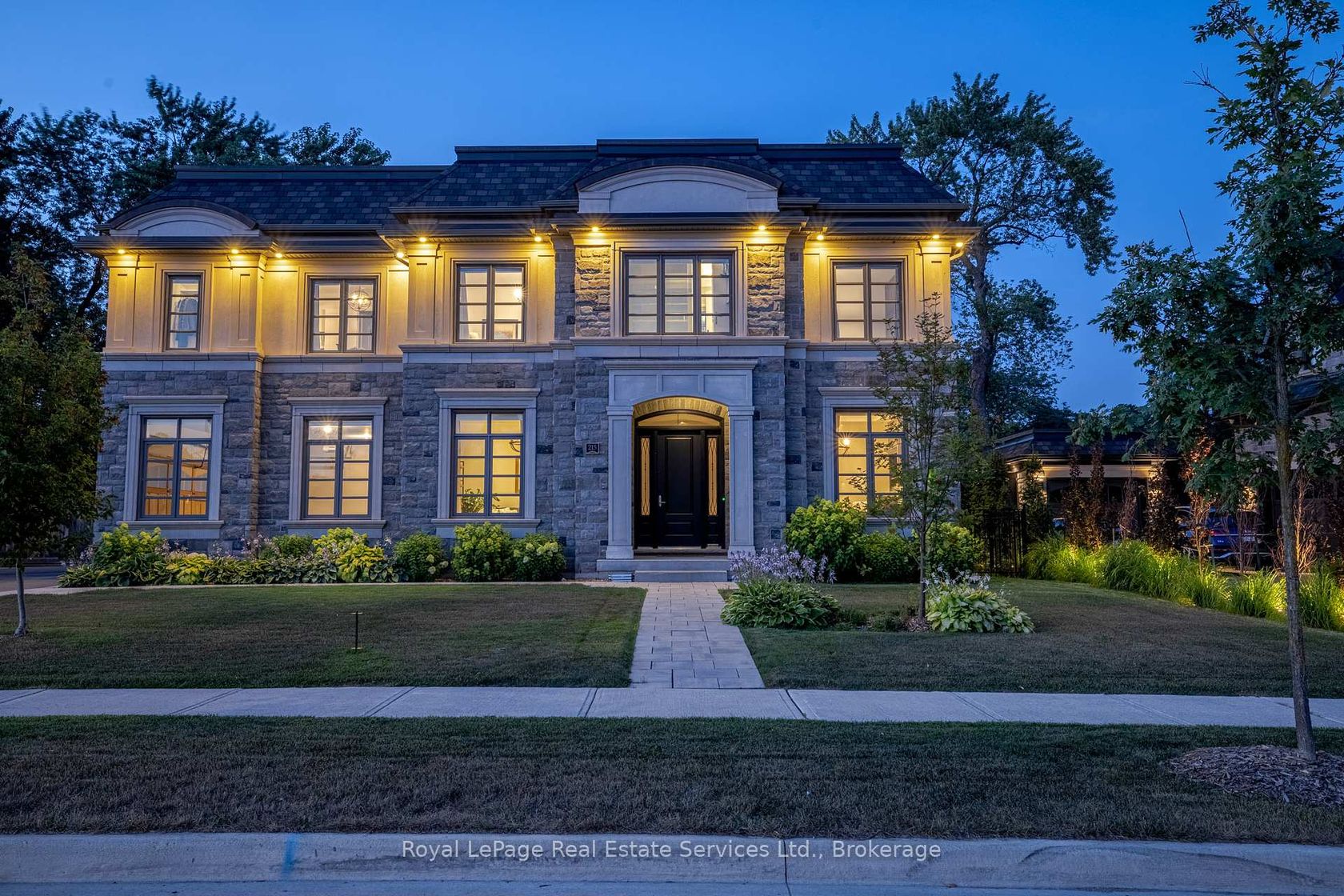 215 Prince George Crescent, SW Southwest, Oakville 