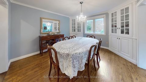 Photo 10 at 51 Blue Spruce Lane, Royal Orchard, Markham