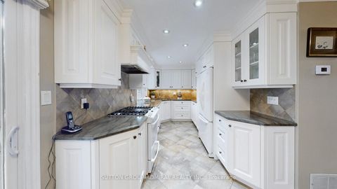 Photo 23 at 51 Blue Spruce Lane, Royal Orchard, Markham