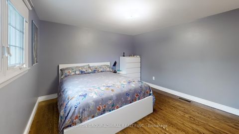 Photo 33 at 51 Blue Spruce Lane, Royal Orchard, Markham