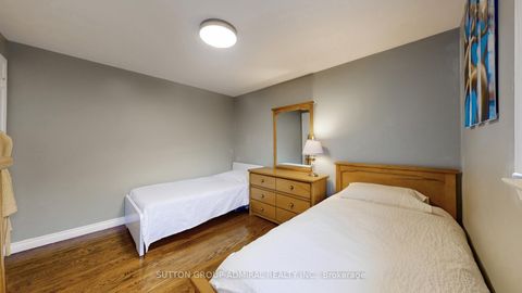 Photo 35 at 51 Blue Spruce Lane, Royal Orchard, Markham