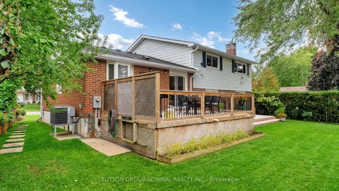Photo 44 at 51 Blue Spruce Lane, Royal Orchard, Markham
