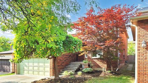 Photo 1 at 6 Mcdougall Court, Uplands, Vaughan