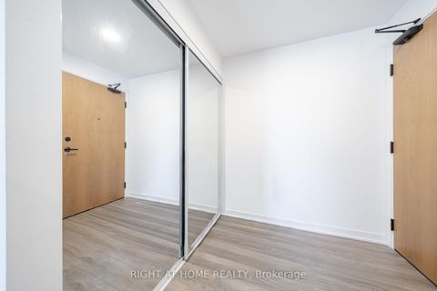 Photo 4 at 7950 Bathurst Street, Beverley Glen, Vaughan