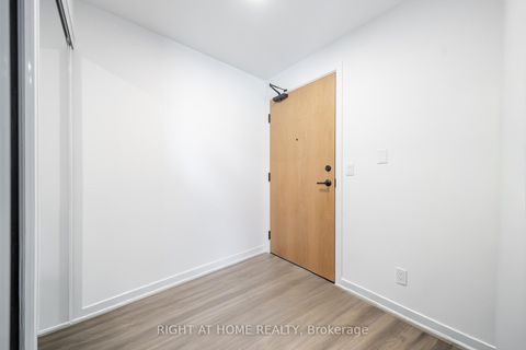 Photo 5 at 7950 Bathurst Street, Beverley Glen, Vaughan