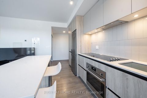 Photo 9 at 7950 Bathurst Street, Beverley Glen, Vaughan