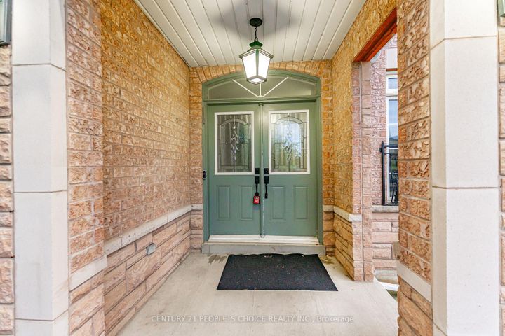 Photo 3 at 39 Huntspoint Drive, Bram East, Brampton