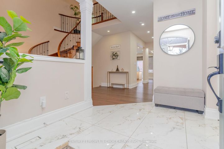 Photo 4 at 39 Huntspoint Drive, Bram East, Brampton