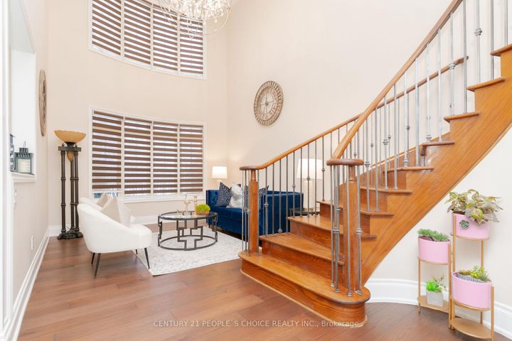 Photo 6 at 39 Huntspoint Drive, Bram East, Brampton