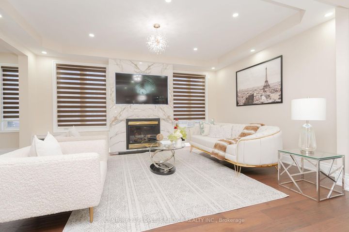 Photo 12 at 39 Huntspoint Drive, Bram East, Brampton