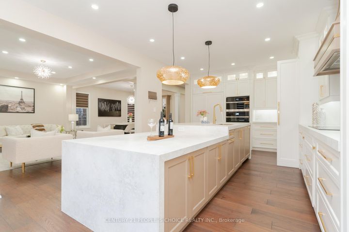 Photo 18 at 39 Huntspoint Drive, Bram East, Brampton