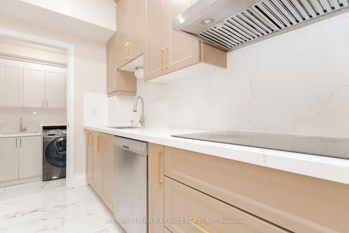 Photo 26 at 39 Huntspoint Drive, Bram East, Brampton