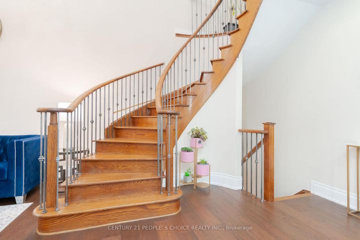 Photo 30 at 39 Huntspoint Drive, Bram East, Brampton