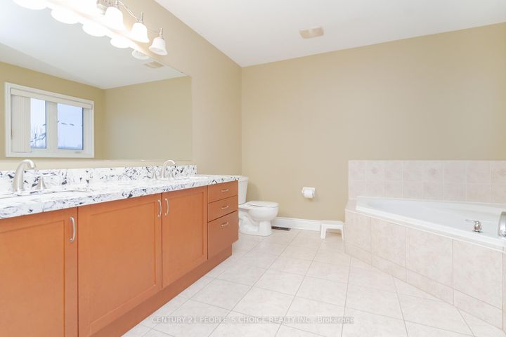 Photo 35 at 39 Huntspoint Drive, Bram East, Brampton