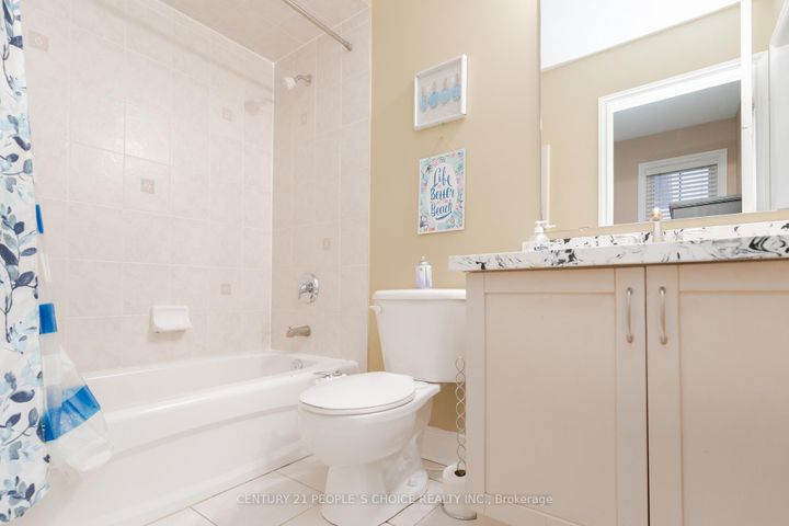 Photo 39 at 39 Huntspoint Drive, Bram East, Brampton