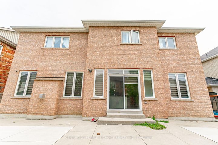 Photo 48 at 39 Huntspoint Drive, Bram East, Brampton