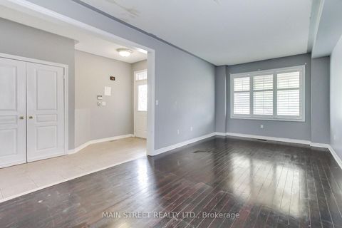 Photo 3 at 4 Cider Crescent Crescent, Oak Ridges, Richmond Hill
