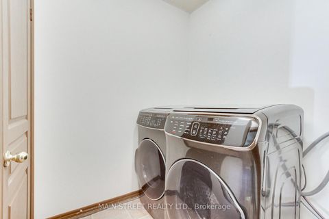 Photo 8 at 4 Cider Crescent Crescent, Oak Ridges, Richmond Hill